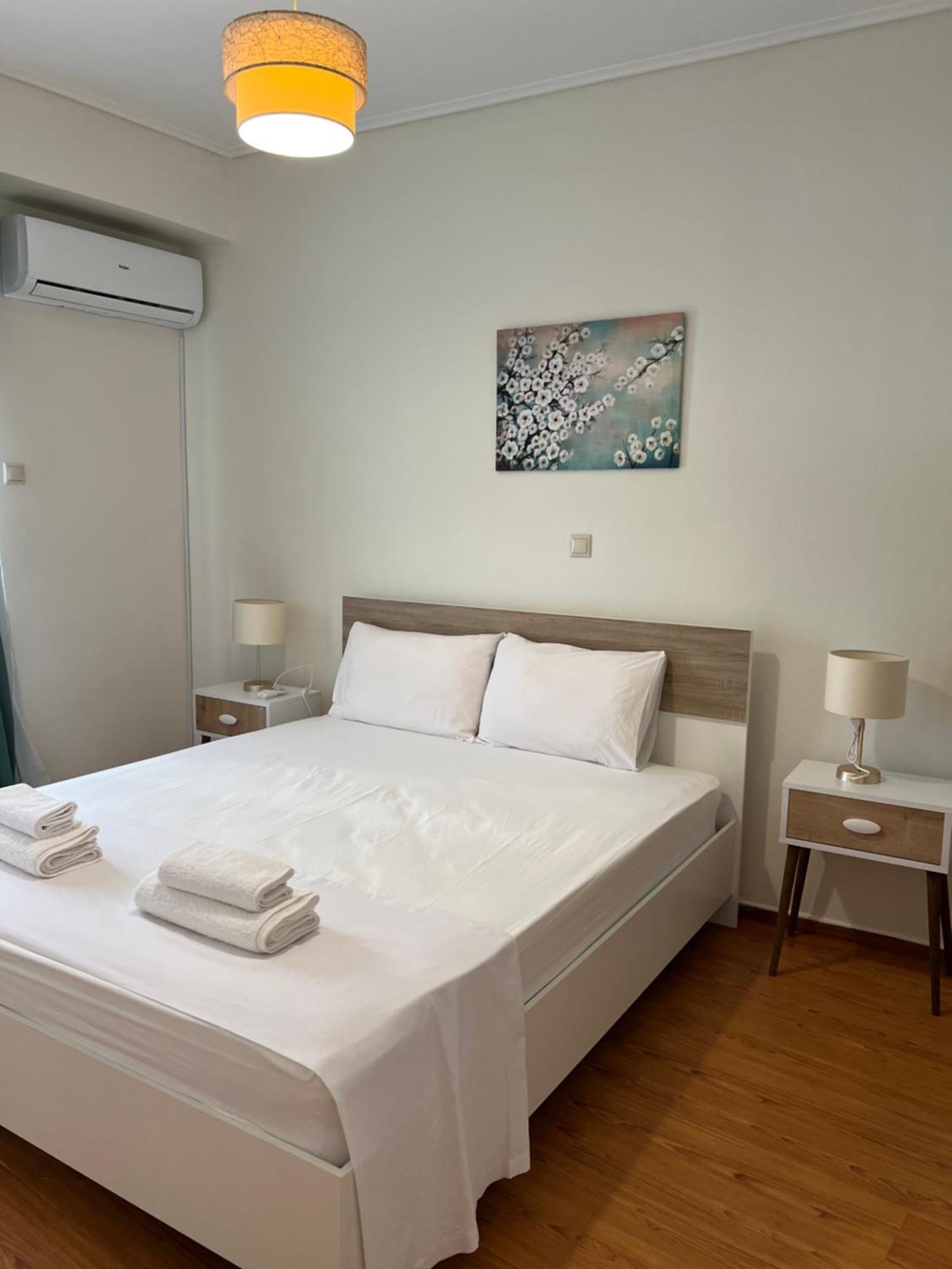 Acropolis Luxury Sidewalk View Apartment