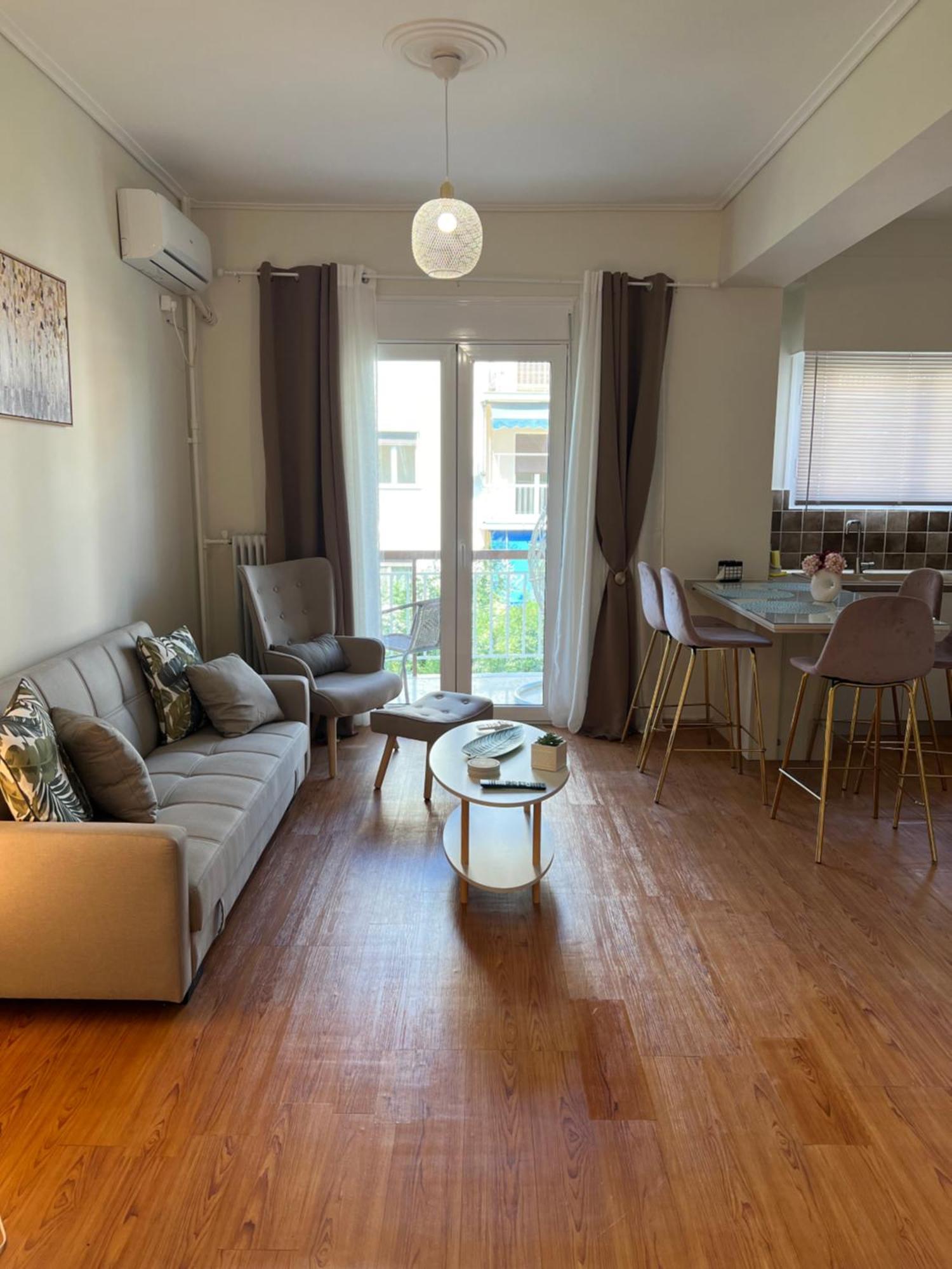 Apartment Acropolis Luxury Sidewalk View