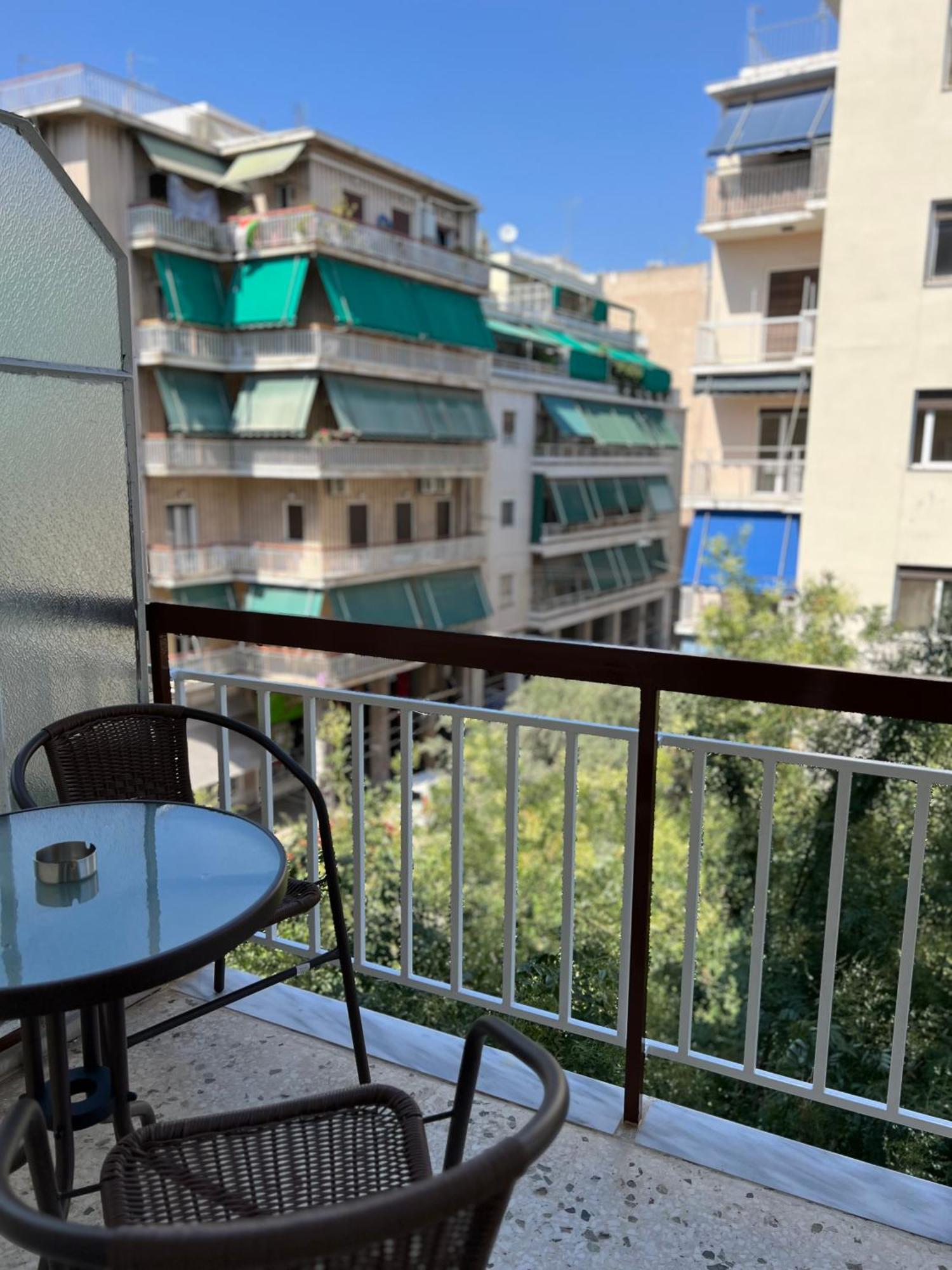 Apartment Acropolis Luxury Sidewalk View *