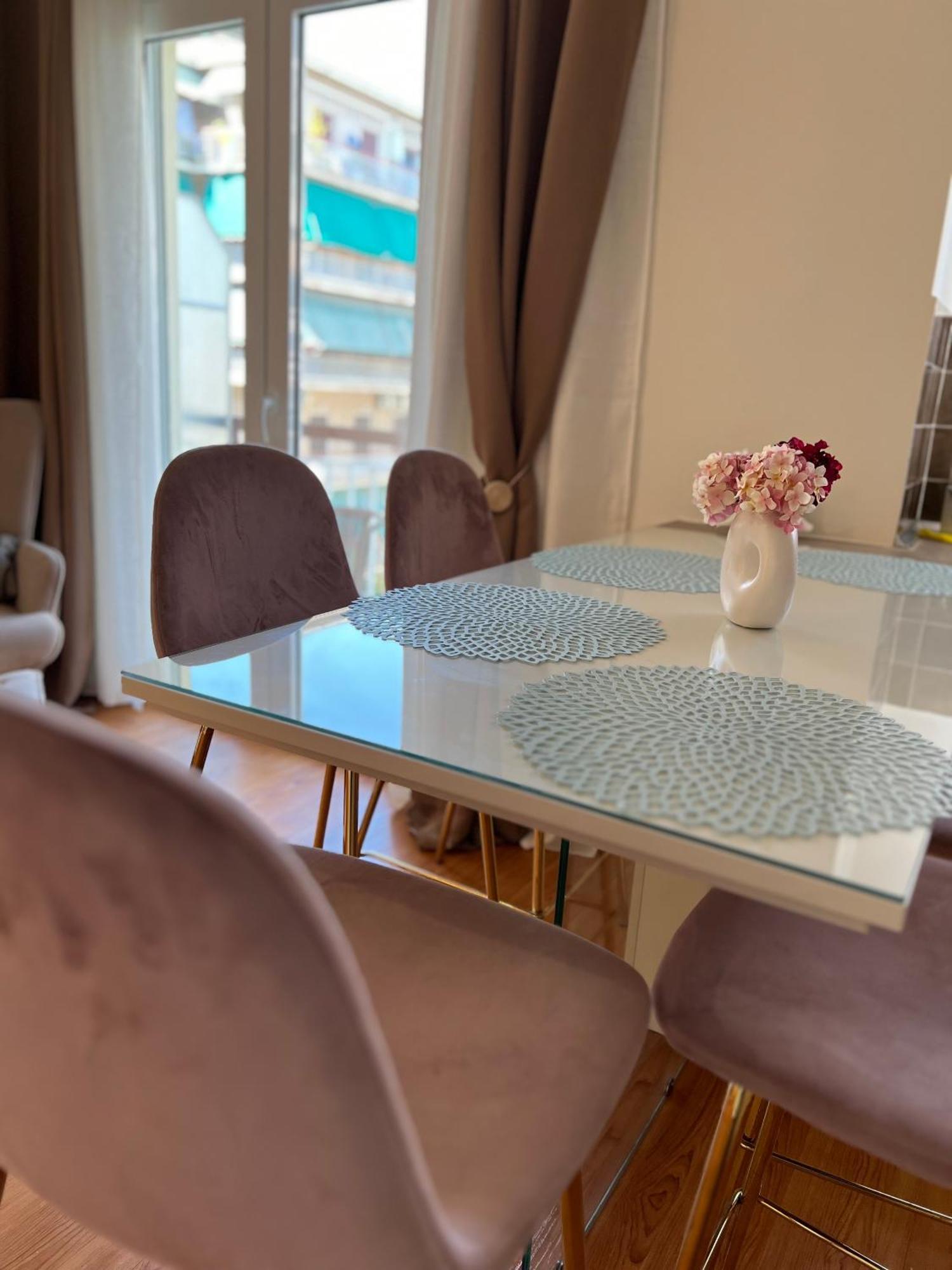 Apartment Acropolis Luxury Sidewalk View
