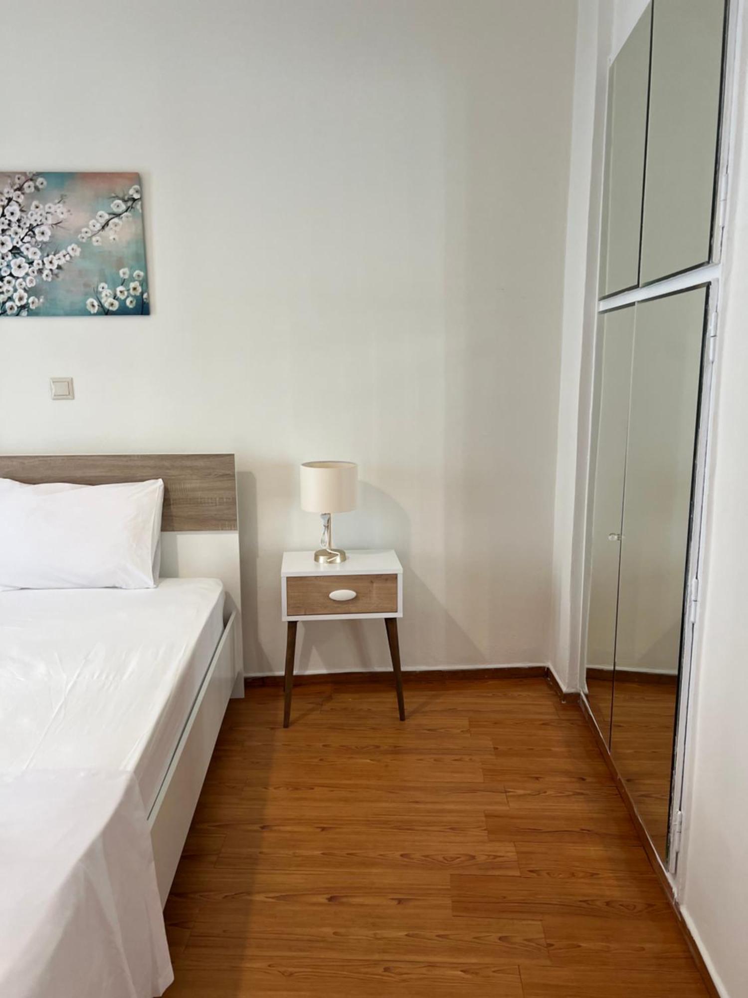 Acropolis Luxury Sidewalk View Apartment Athens