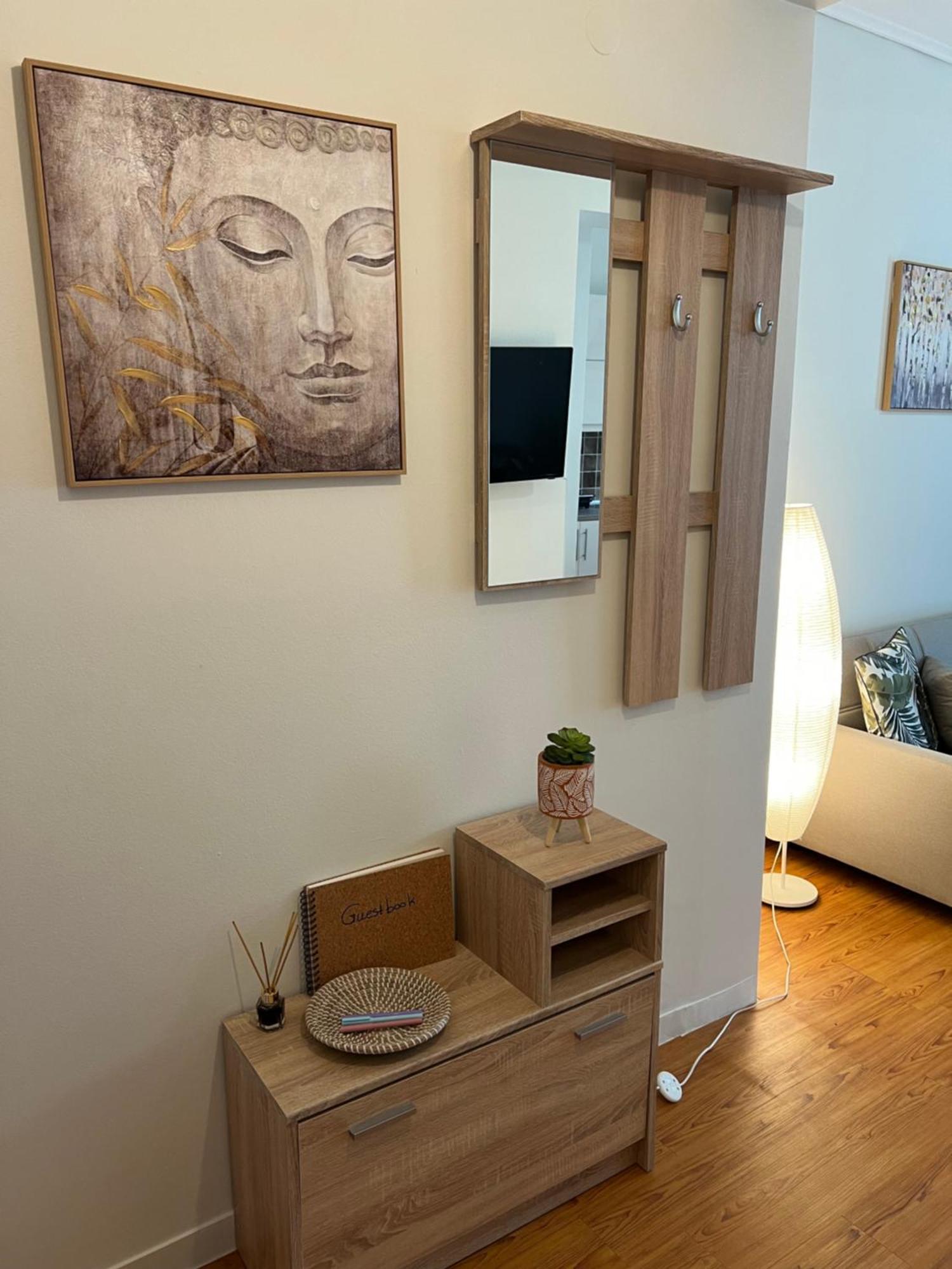 Acropolis Luxury Sidewalk View Apartment *